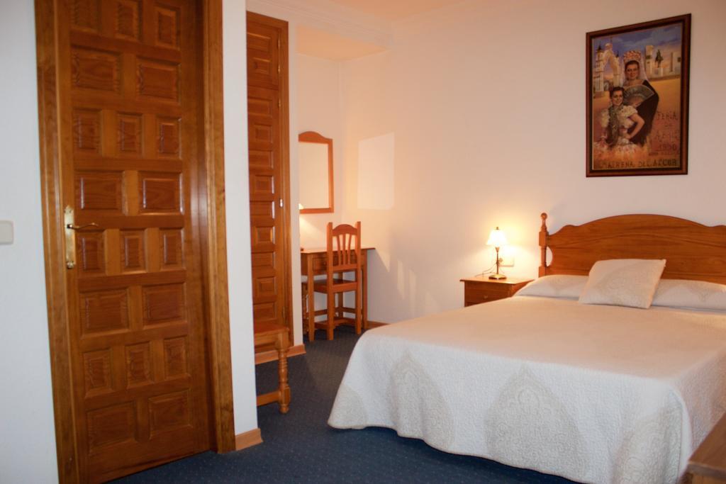 Hotel Mairena Mairena De Alcor Εξωτερικό φωτογραφία